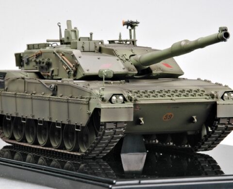 CARRO ARMATO C1 ARIETE montato e verniciato