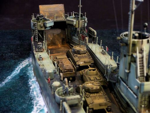 US NAVY LANDING SHIP MEDIUM - REVELL CODICE 05123 SCALA 1:144 - immagine 9