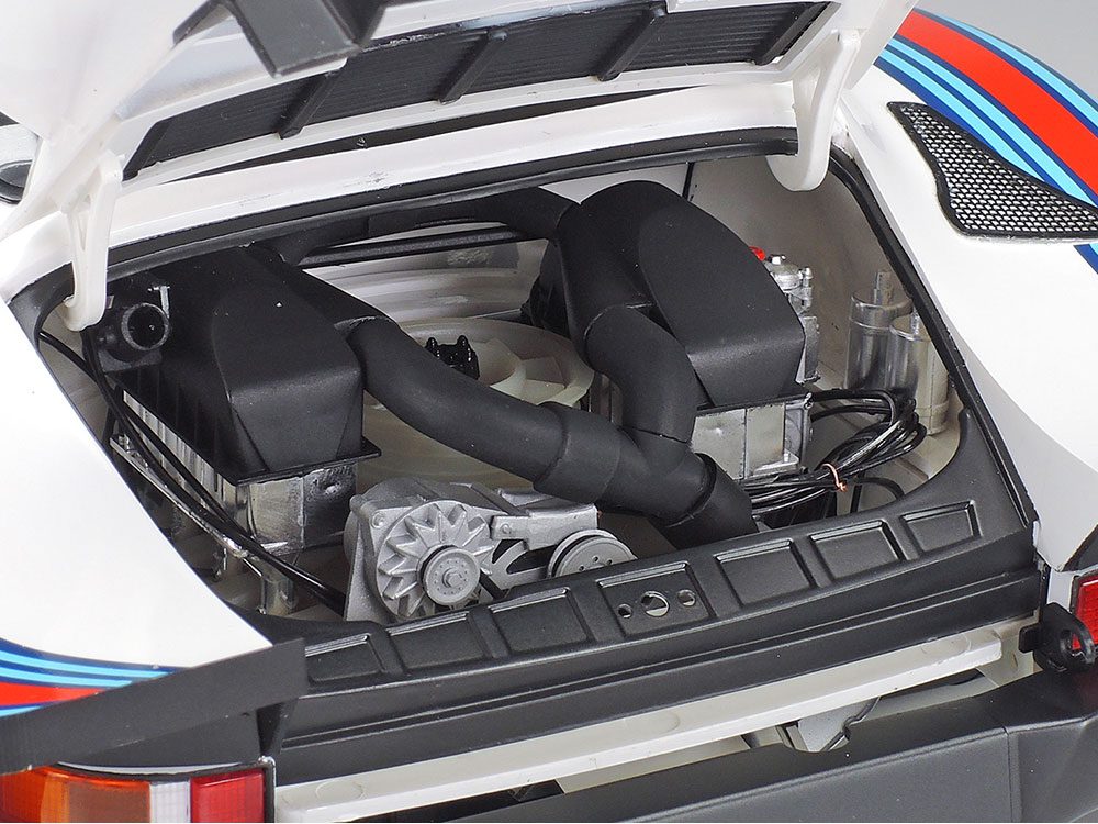 Porsche 935 Martini scala 1:12 Tamiya 12057 - immagine 6