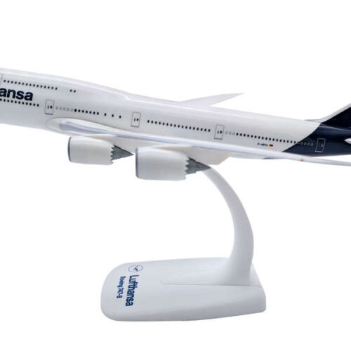 LUFTHANSA BOEING 747-8 INTERCONTINENTAL – NEW 2018 COLORS scala 1:250 HERPA HE611930