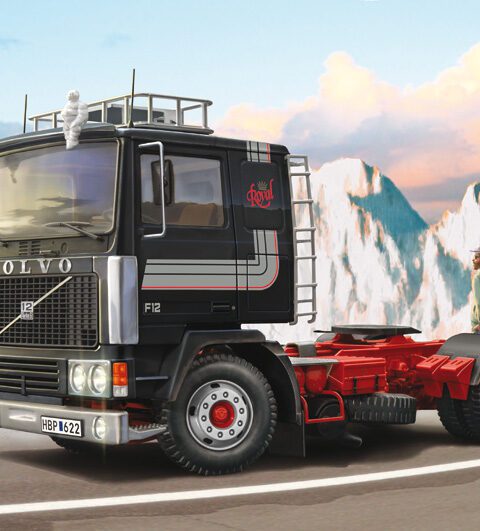 Volvo F12 Intercooler Low Roof with accessories scala 1:24 ITALERI 3957