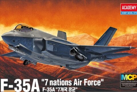 F-35A '7 nations Air Force' scala 1:72 Academy 12561