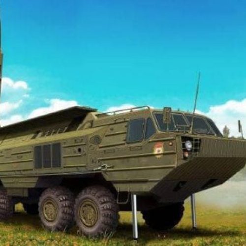 HB82926 – SOVIET 9K714 OKA SS-23 SPIDER scala 1:72 – HOBBY BOSS + COLLA OMAGGIO