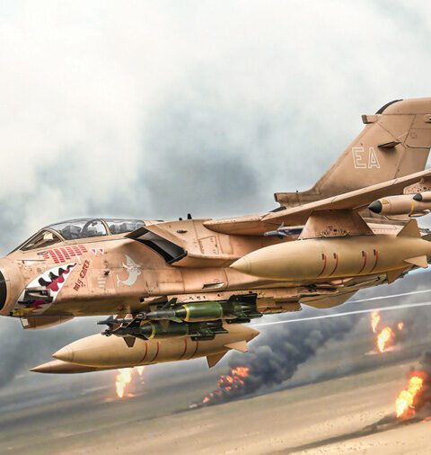 Italeri 2521 | Tornado GR.1 Desert Storm | Caccia Bombardiere RAF | Scala 1:32