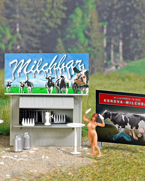 Busch 7721 – Milk Bar con Figure e Accessori – Scala HO 1:87